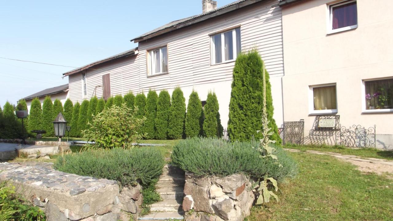 Viesu Nams "Laimes Pakavs" Hotell Straupe Exteriör bild