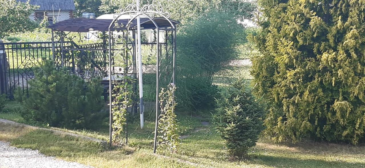 Viesu Nams "Laimes Pakavs" Hotell Straupe Exteriör bild